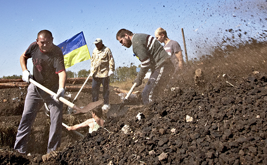Брянские пограничники выроют ров вдоль границы с Украиной